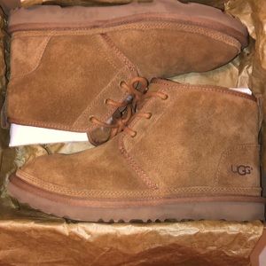 Beige Ugg Boots With Laces